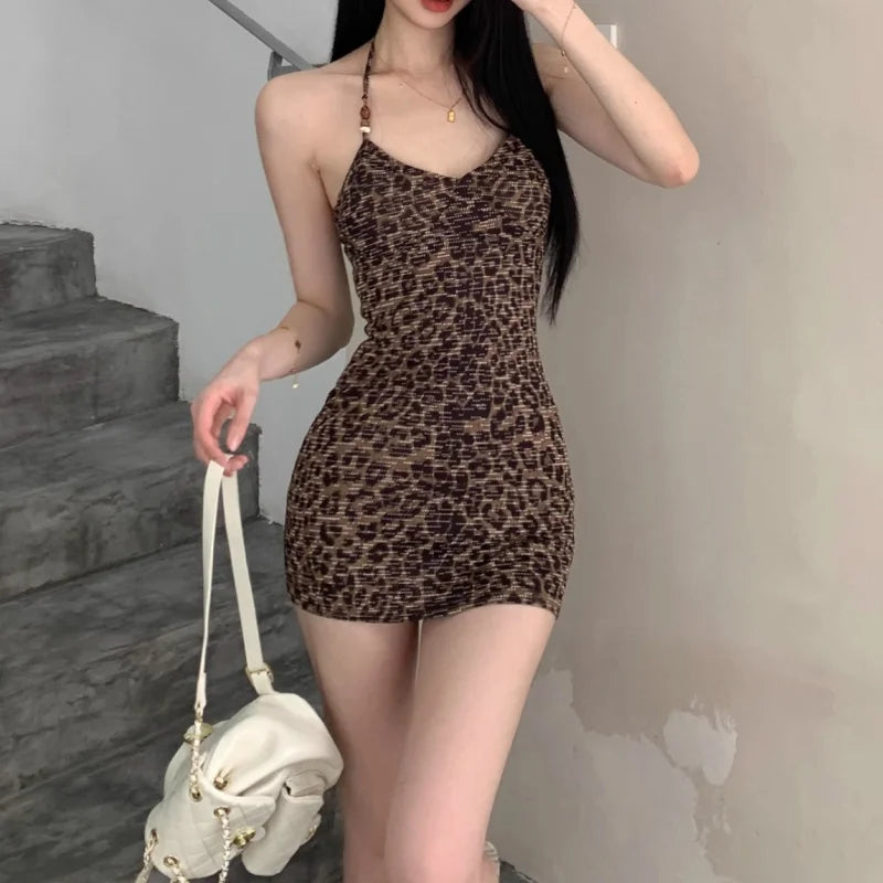 Wild Elegance – Vestido Leopardo Sexy sin Mangas