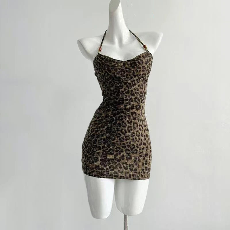 Wild Elegance – Vestido Leopardo Sexy sin Mangas
